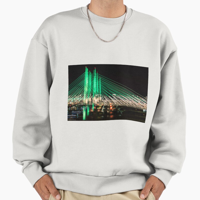 Zoom In Zoom Out - Tilikum Fun   Unisex Sweater Crewneck Pullover Casual Streetwear Graphic Print