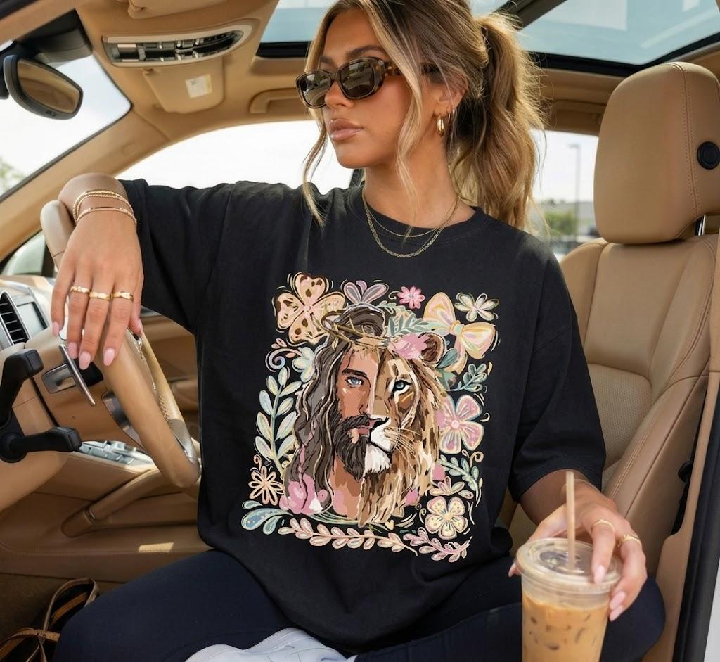 Lion Judah Shirt Religious Christian Tee Jesus Lion Of Judah Floral T-Shirt Faith Based Apparel Spiritual Gift For Women And Men Aesthetic Christian Clothing