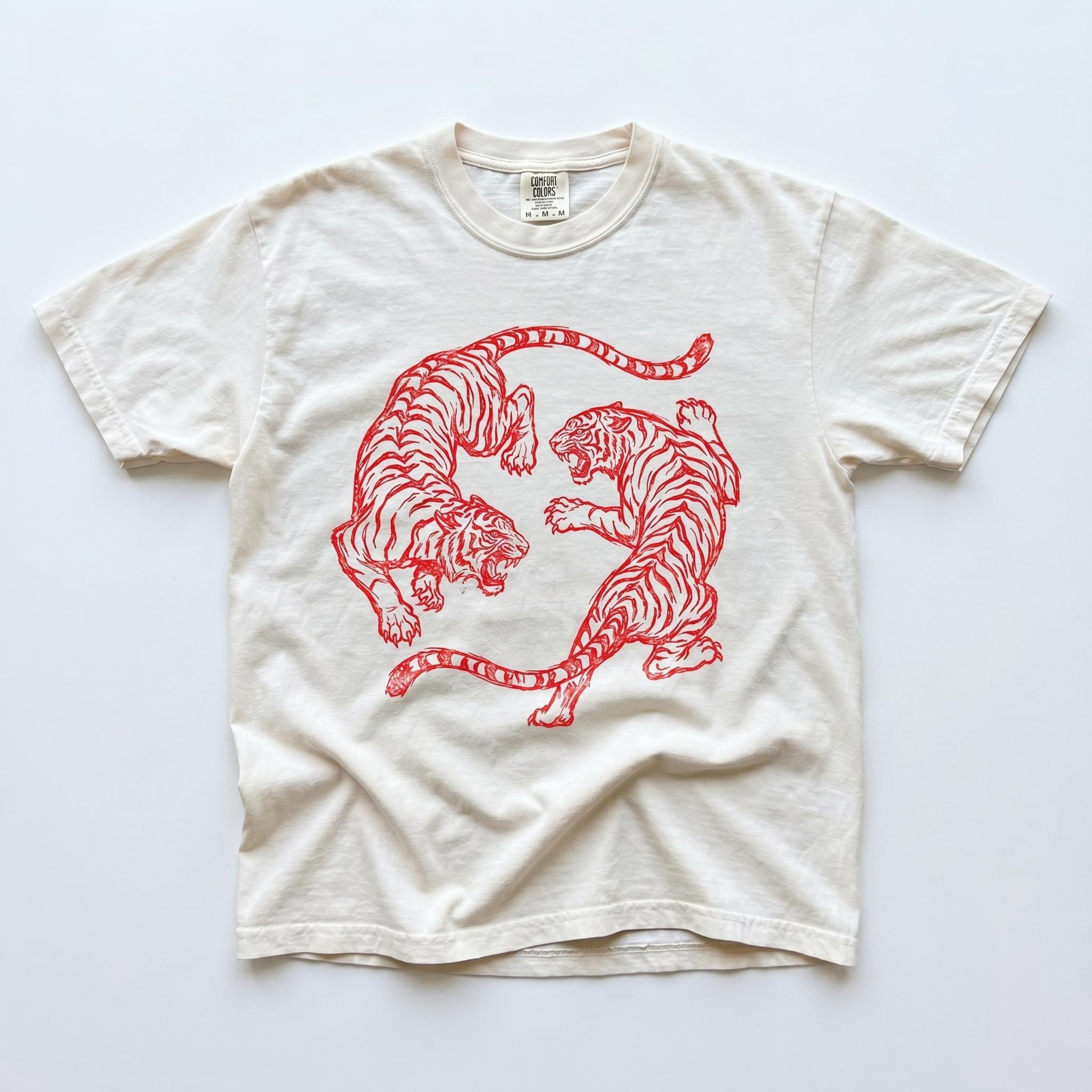 Japanese Fighting Tigers Graphic T-Shirt Unisex Vintage Tattoo Art Heavyweight Cotton Tee Minimalist Retro Tiger Lover Gift Oversized Baggy Short Sleeve Top Casual Daily Wear Summer Y2k Aesthetic Cream Clothes For All Seasons