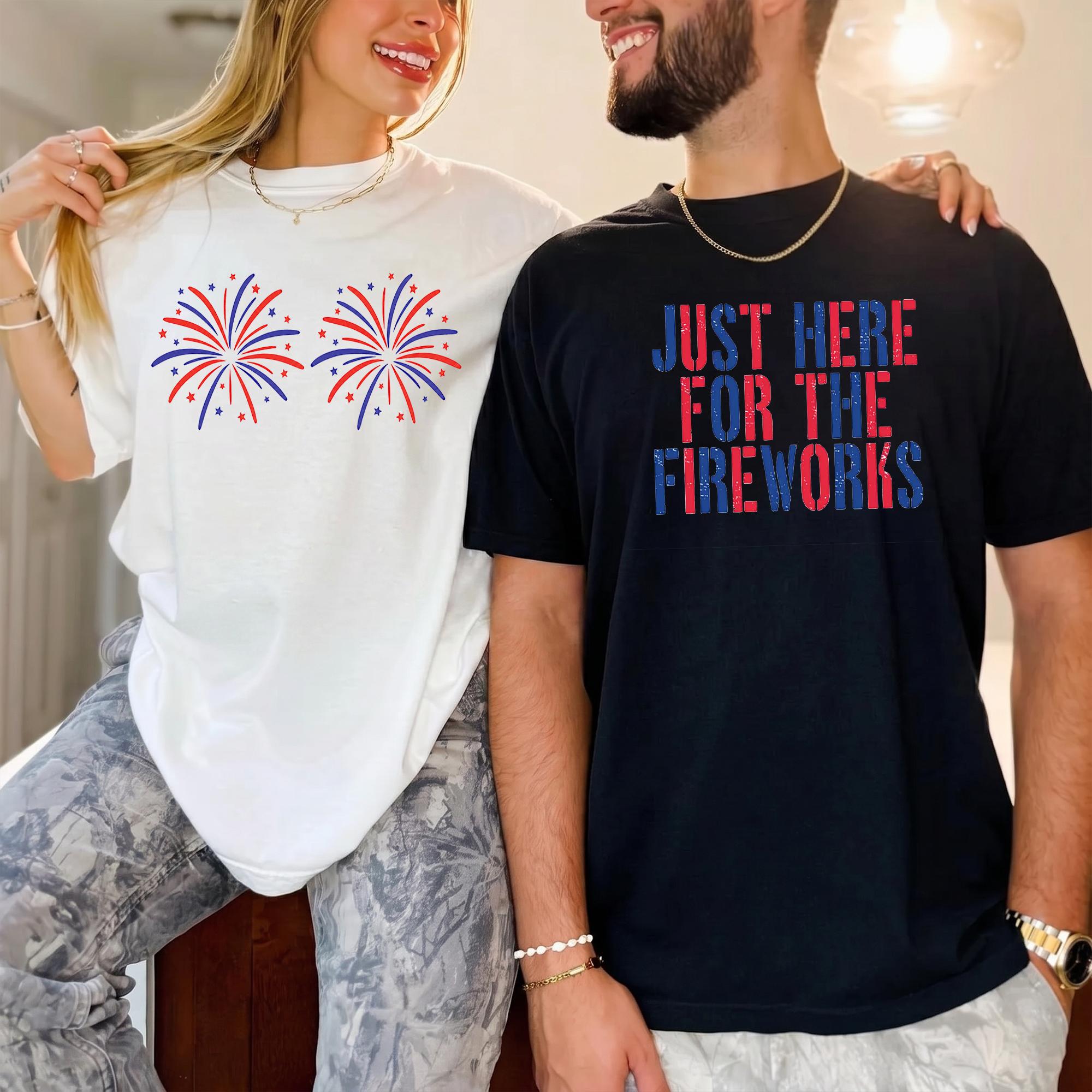 Just Here For The Fireworks Graphic Tee Couples Matching T-Shirts 4th Of July Top Men Women Unisex Adult Patriotic Retro Distressed Summer Casual Funny Black White Red Blue Soft Cotton Blend Independence Day Celebration Holiday Apparel Summervi