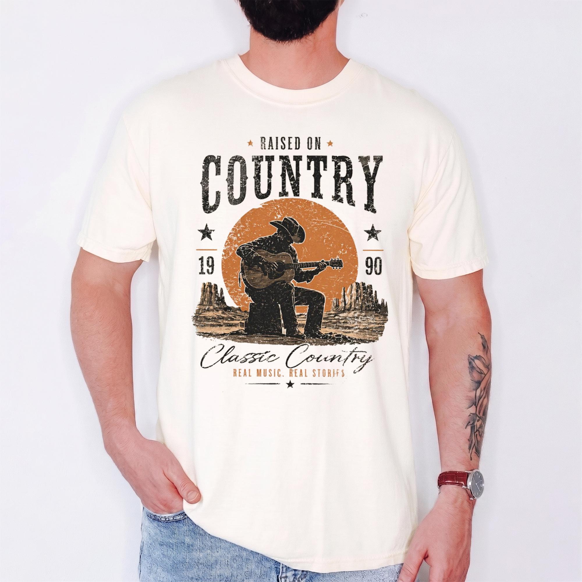 Raised On Country Graphic T-Shirt Men'S Unisex Vintage Western Aesthetic Classic Country Music Retro Cowboy Grunge Cream Soft Cotton Top Viral Tiktok Fashion Shirt Skin-Friendly Comfortable Casual Wear Outfit