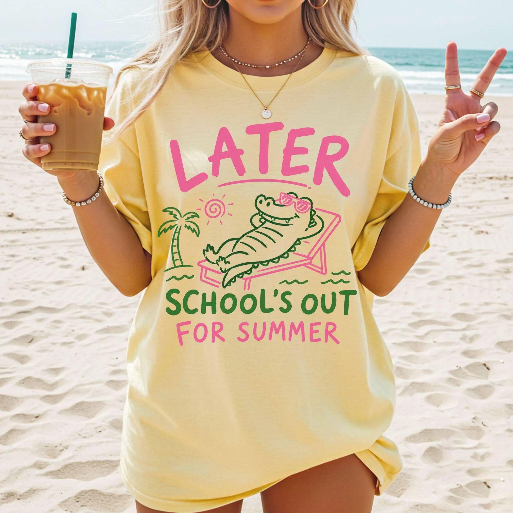 Later Gator School'S Out For Summer Graphic T-Shirt Women Men Teachers Retro Preppy Funny Tee Funny Teacher Summer Shirt Retro Alligator Summer Vacation Last Day Of School Apparel Top