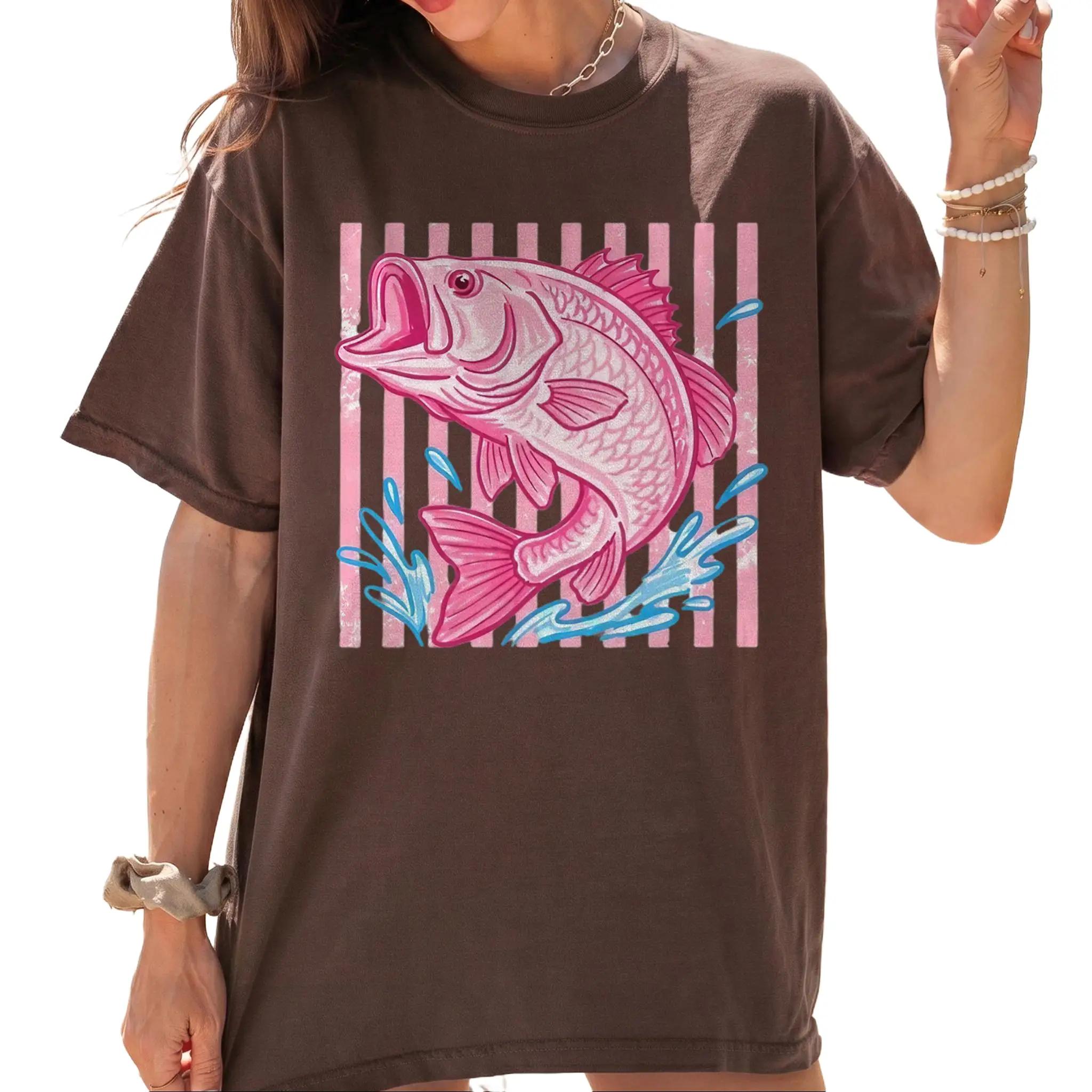 Women'S Retro Pink Striped Bass Graphic Short-Sleeve T-Shirt - Preppy Coastal Oversized Vintage Brown Ribbed Cotton Fabric Top, Soft Streetwear For Beach Sea Life Lovers' Casual Vacations