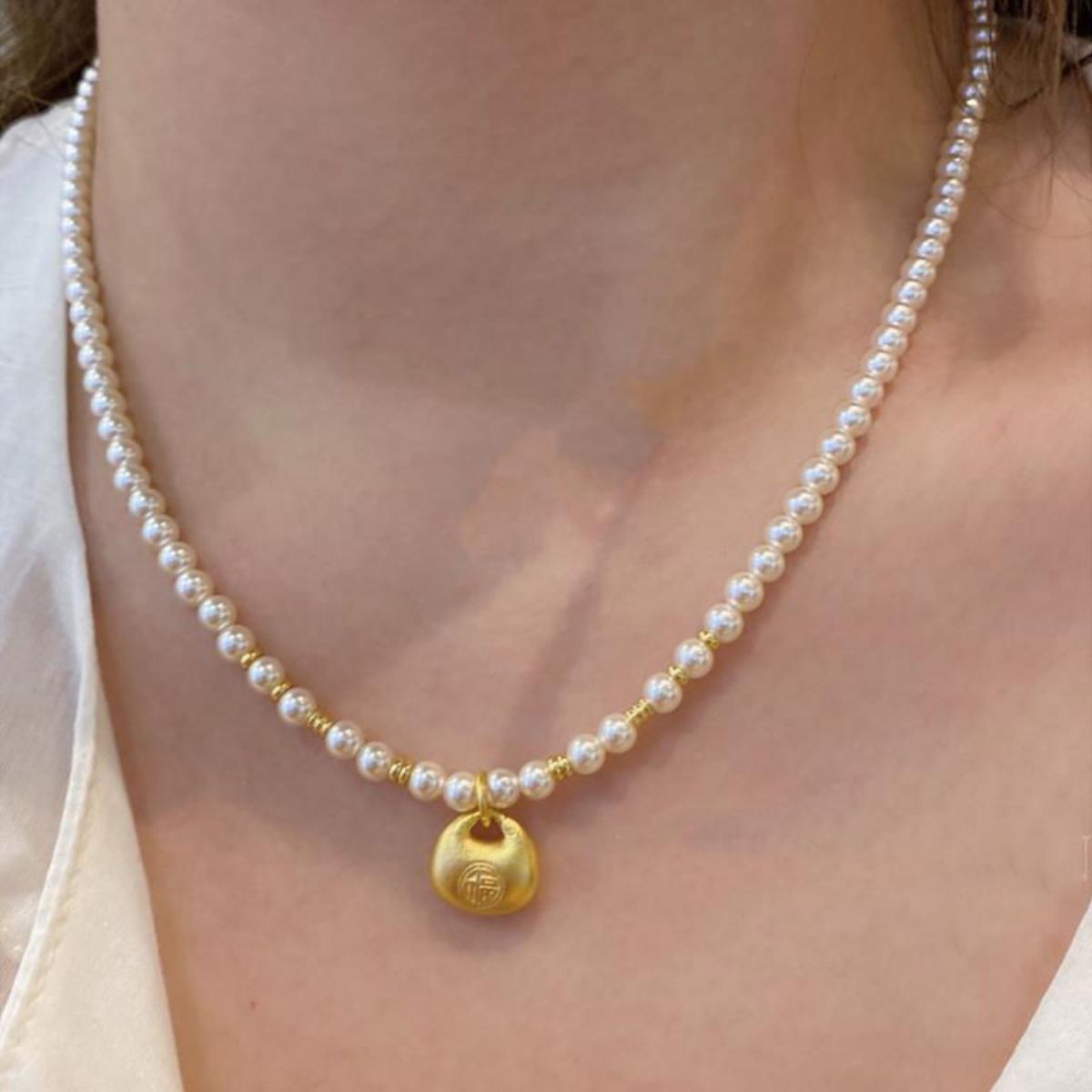 Pearl Necklace With Golden Pendant
