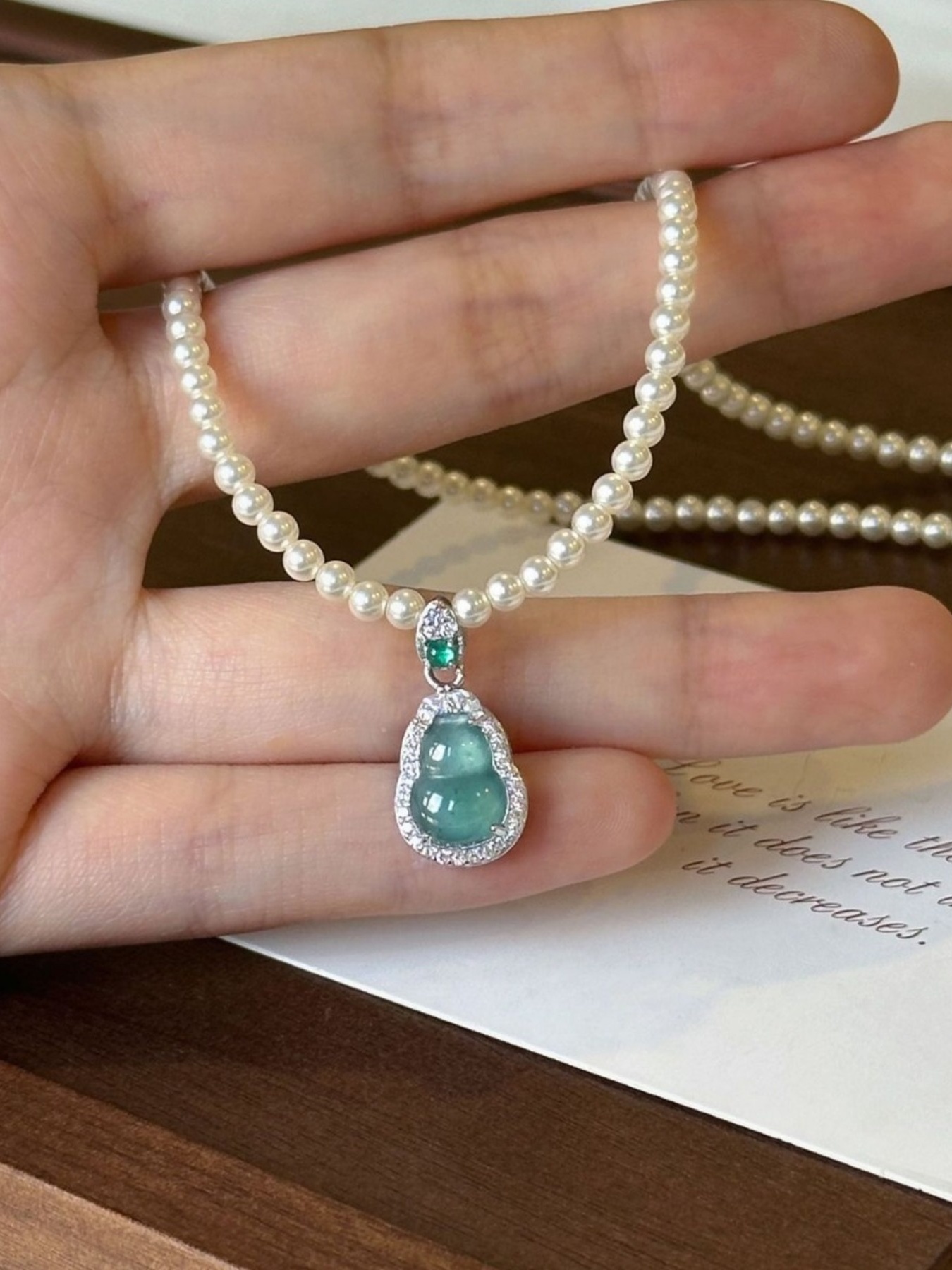 Gourd Pendant Pearl Necklace