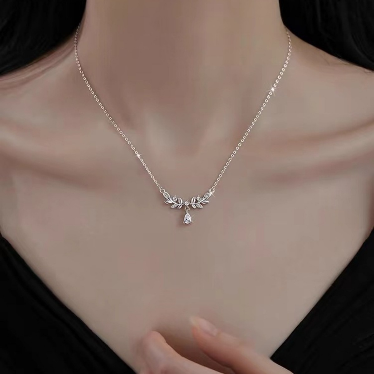 925 Sterling Silver Zircon Flower Necklace